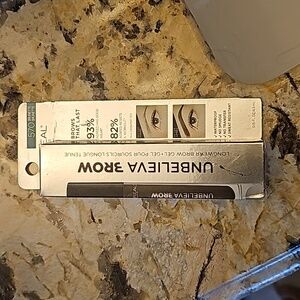 Unbelieva brow L'Oréal brunette